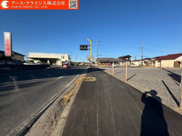 【前面道路含む現地写真】 | 龍ヶ崎市野原町4期　全4区画 | 区画整理地内で買い物施設充実した立地です！小学校まで徒歩8分！お子様の通学にも便利な立地環境ではないでしょうか？