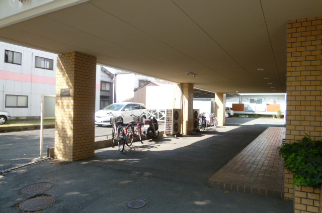 城南ビレッジの駐車場