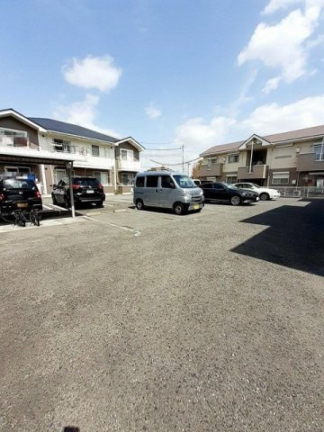 サンロードⅤの駐車場