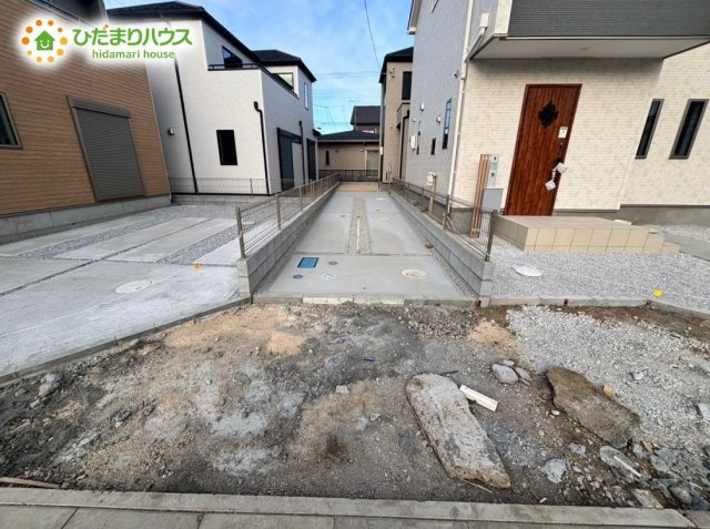 鴻巣市人形　3期　新築一戸建て　グラファーレ　09の駐車場