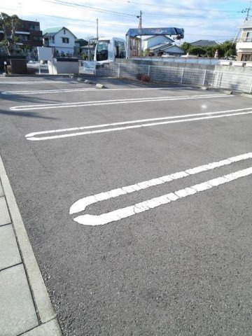 グリーンビレッジの駐車場|駐車スペースもあります