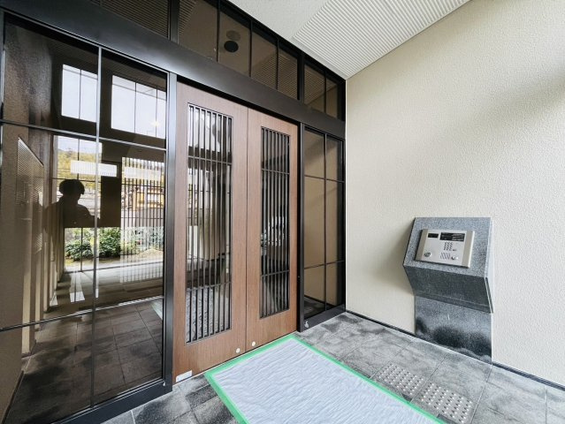 エクレール桃山御陵|オートロック付きのマンションなのでセキュリティも安心！