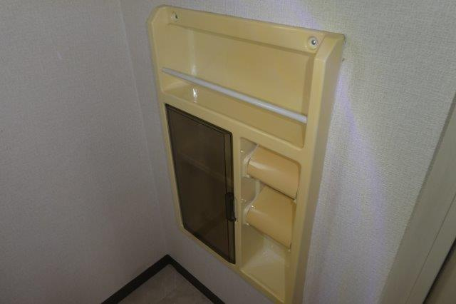 サンモリッツAのトイレ|トイレ棚