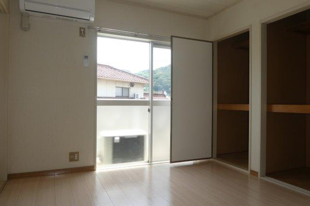 サンモリッツAの居間・リビング|洋室