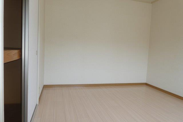 サンモリッツAの洋室