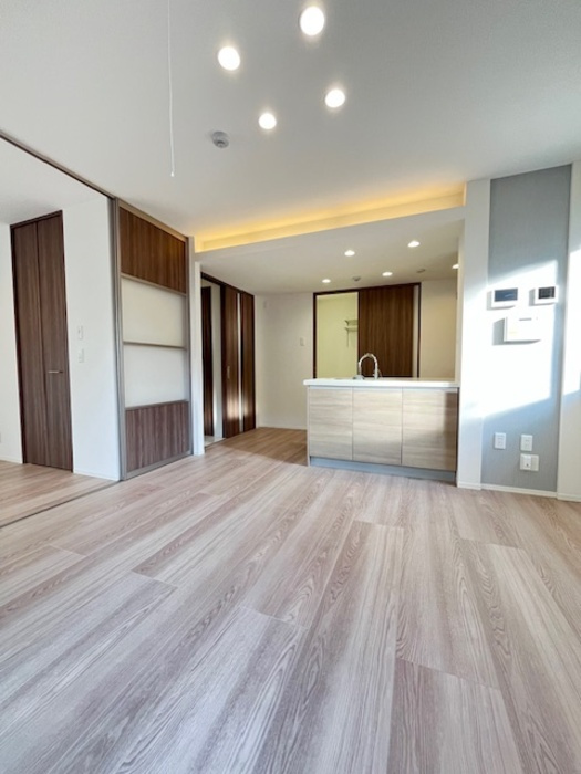 ＳＨＩＮＹＡ ＢＬＤＧ.Ⅴの居間・リビング