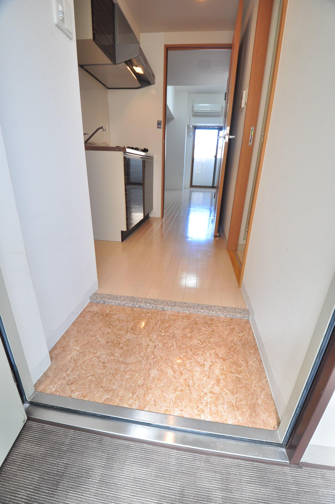 大阪市都島区中野町２丁目の賃貸マンションの玄関