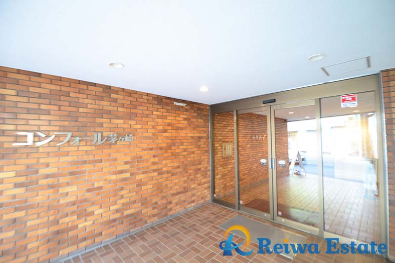 コンフォール茅ヶ崎のエントランス