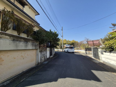 【前面道路含む現地写真】 | 亀岡　篠町広田三丁目　一戸建