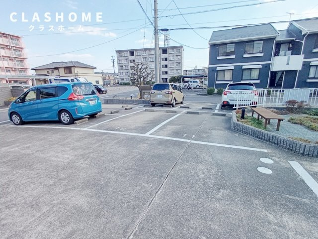 ドミールドルチェ　参番館　　　刈谷市近郊の賃貸はクラスホームの駐車場