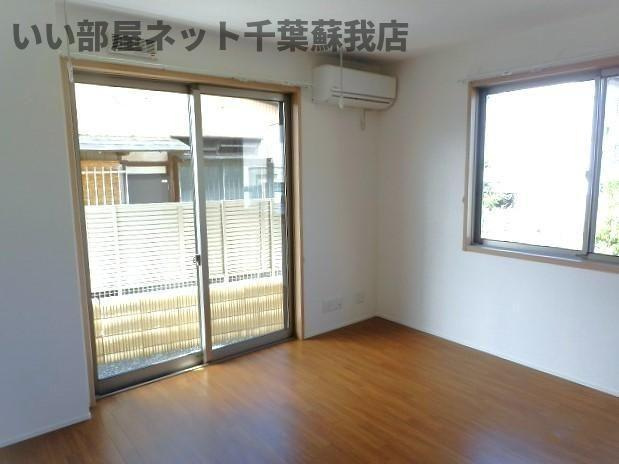 エルメゾン・エイザ　Ｃ棟 の居間・リビング|こちらの居間で趣味の時間をお楽しみください