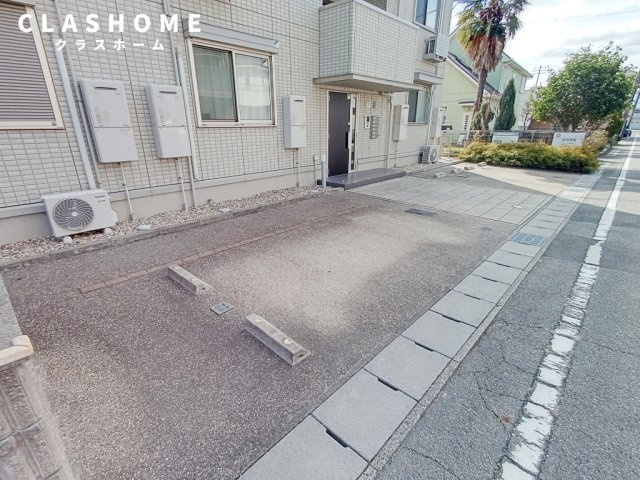 フローラ島間　　刈谷市近郊の賃貸ならクラスホーム刈谷の駐車場