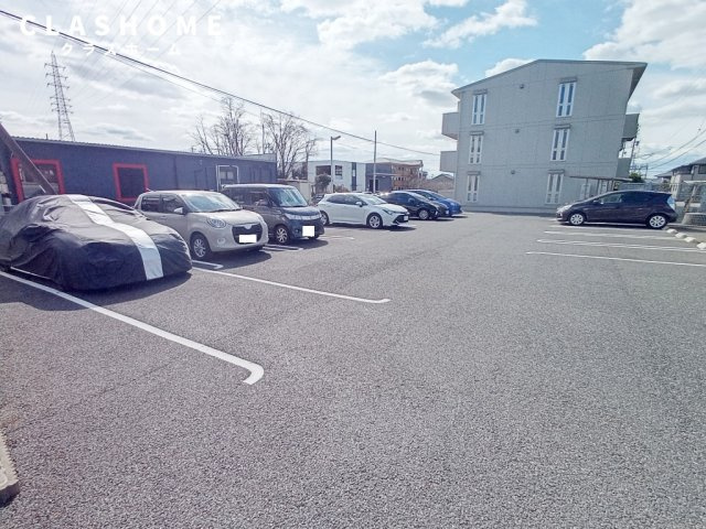 フローラ島間　　刈谷市近郊の賃貸ならクラスホーム刈谷の駐車場