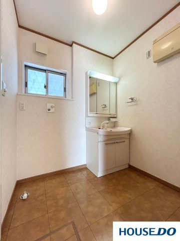 中古戸建　栃木市神田町の洗面所|スペースが確保できる洗面所です