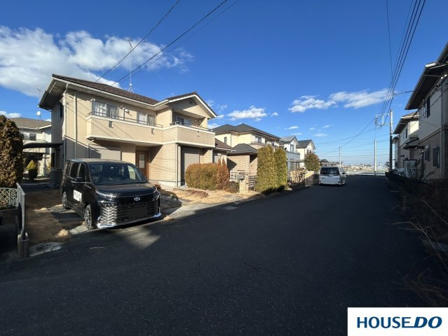 中古戸建　栃木市神田町の前面道路含む現地写真|前面道路含む現地写真です