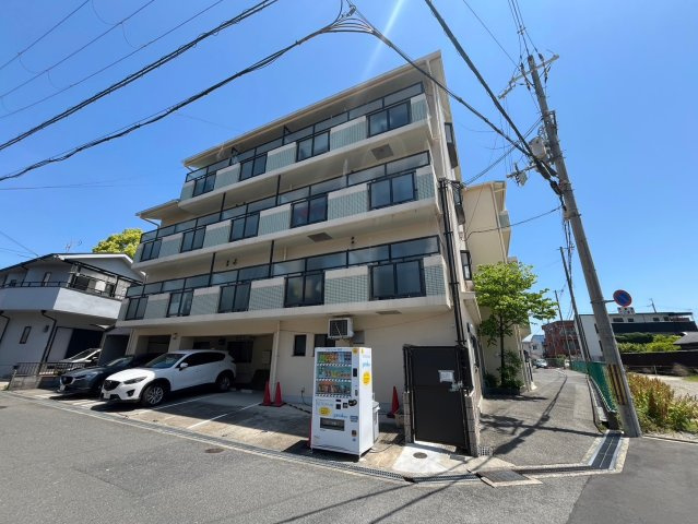 グリーンヒル中川の外観