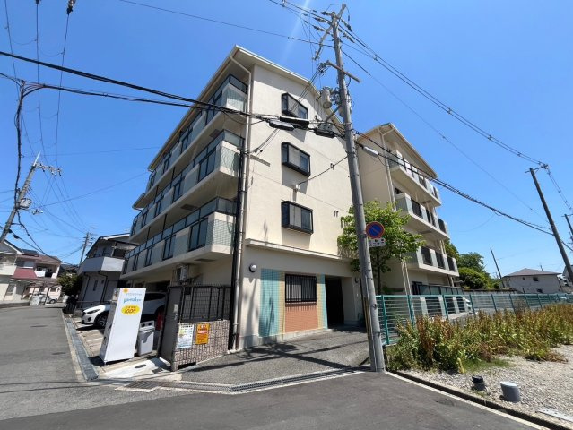 グリーンヒル中川の外観
