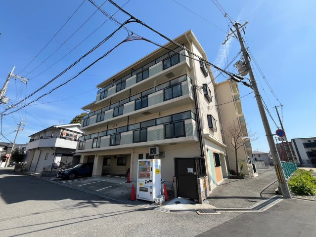 グリーンヒル中川の外観