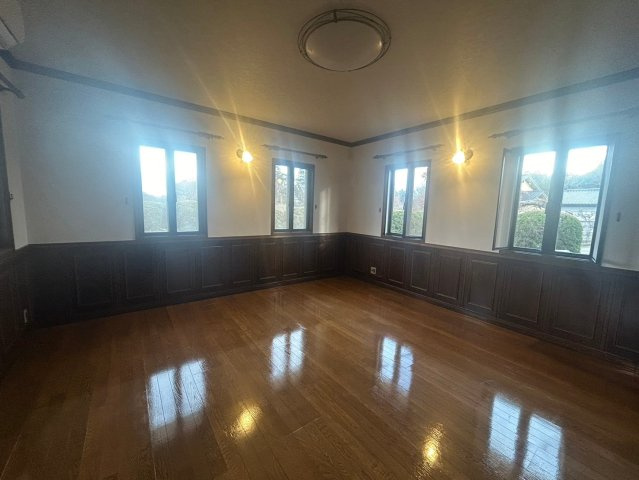 八街イ中古の洋室