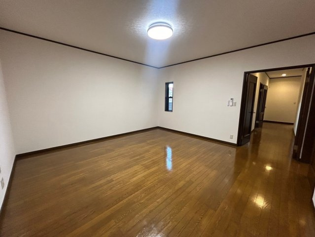 八街イ中古の洋室