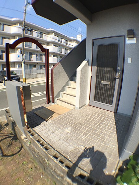 ホーキーポーキーのエントランス|毎日通るエントランスはこのようになっています