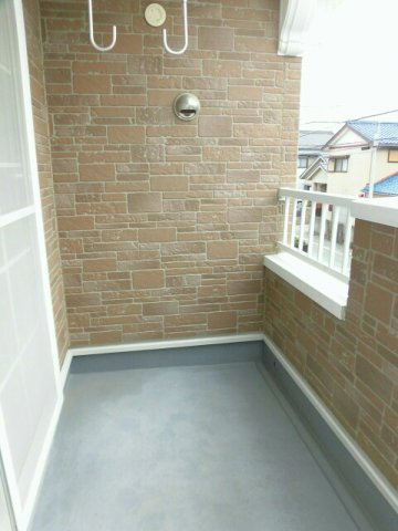 レジデンス上原Ａのバルコニー|お洗濯にも便利なバルコニー付き