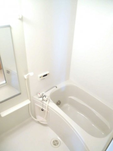 レジデンス上原Ａの浴室|落ち着いた空間のお風呂です