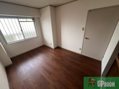 高座ビル（カルチェ）の居間・リビング