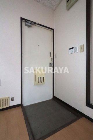 サンシャインハイツの玄関|2025年3月撮影。