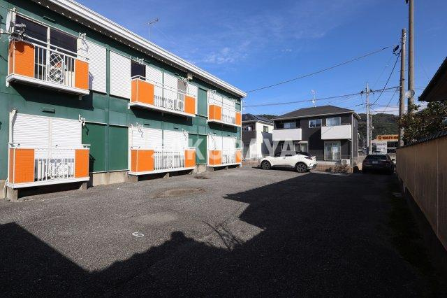 サンシャインハイツの駐車場