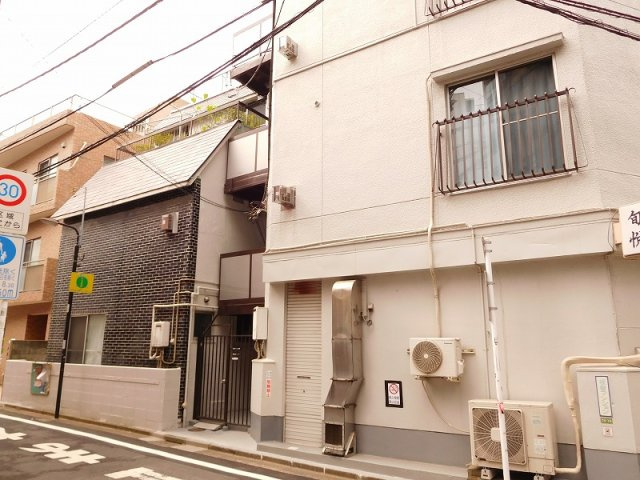 坂巻マンションA棟の外観