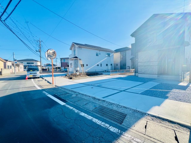 伊勢崎市茂呂南町の前面道路含む現地写真|車の通りも少なく駐車も楽々♪
