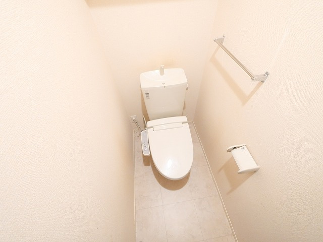 ベルヴェールのトイレ|落ち着いた色調のトイレです