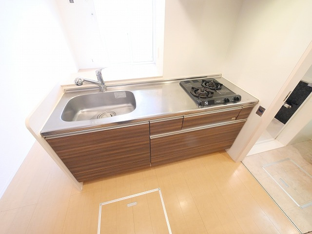 ベルヴェールのキッチン|2口コンロのシステムキッチンです