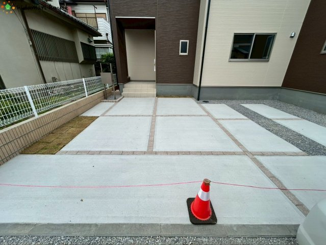 北本市本宿3丁目　新築戸建　リーブルガーデン01の駐車場