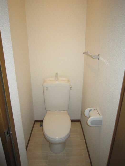 熊本市南区出仲間９丁目のアパートのトイレ