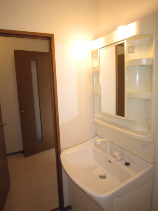 メゾンプレミールA棟の独立洗面台