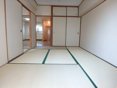 【和室】 | 加島第２マンション | 畳の上でゆっくりとくつろげる和室です