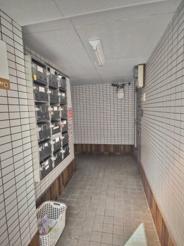 アパートメント寝屋川Ⅱのロビー