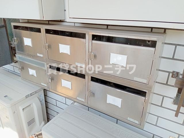 シャトレー富ヶ谷のその他共用部分|エントランス通路　集合ポスト