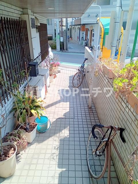 シャトレー富ヶ谷のエントランス|★植栽が映えるエントランス★
