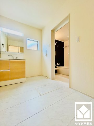 宇治市伊勢田町南遊田　1号棟の洗面所