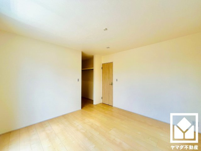 宇治市伊勢田町南遊田　1号棟の寝室