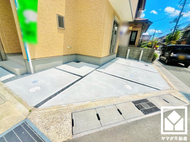 宇治市伊勢田町南遊田　1号棟の駐車場