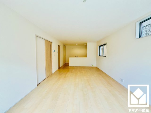 宇治市伊勢田町南遊田　1号棟の居間・リビング