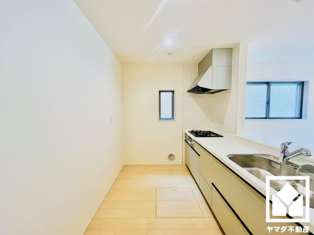 宇治市伊勢田町南遊田　1号棟のキッチン