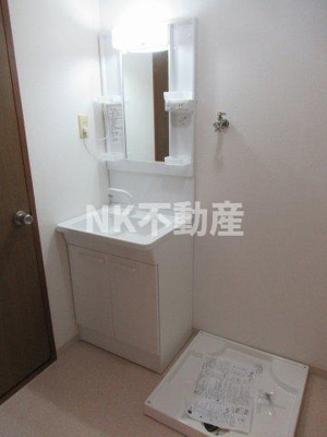 【洗面所】 | コーポフェルメール（高井田賃貸） | コンパクトで使いやすい洗面所