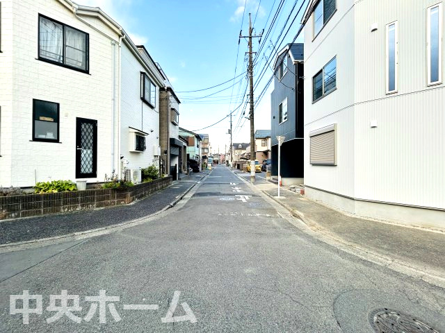 足立区大谷田5丁目新築分譲住宅の前面道路含む現地写真|全面道路