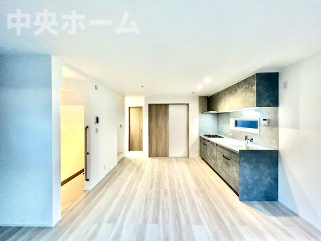 足立区大谷田5丁目新築分譲住宅のキッチン|ダイニングキッチン