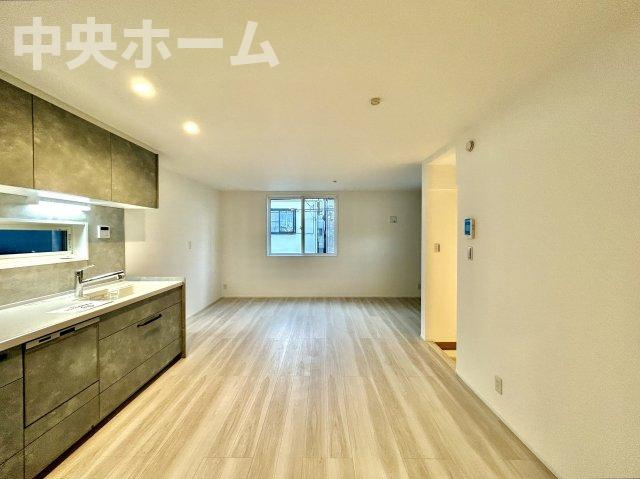 足立区大谷田5丁目新築分譲住宅のキッチン|ダイニングキッチン